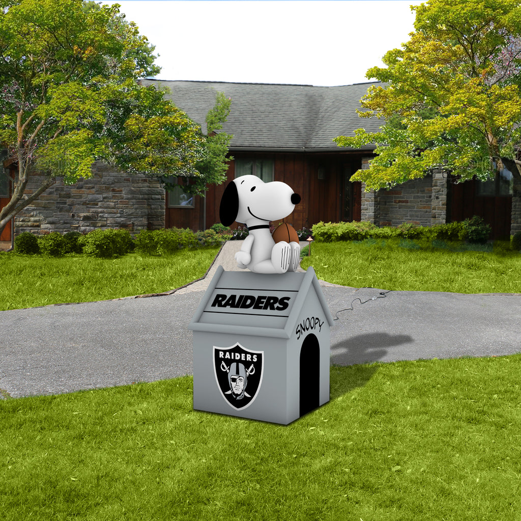 Las Vegas RaidersInflatable Snoopy™ Doghouse For The Deep Rooted Fan