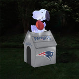 New England Patriots<br>Inflatable Snoopy™ Doghouse